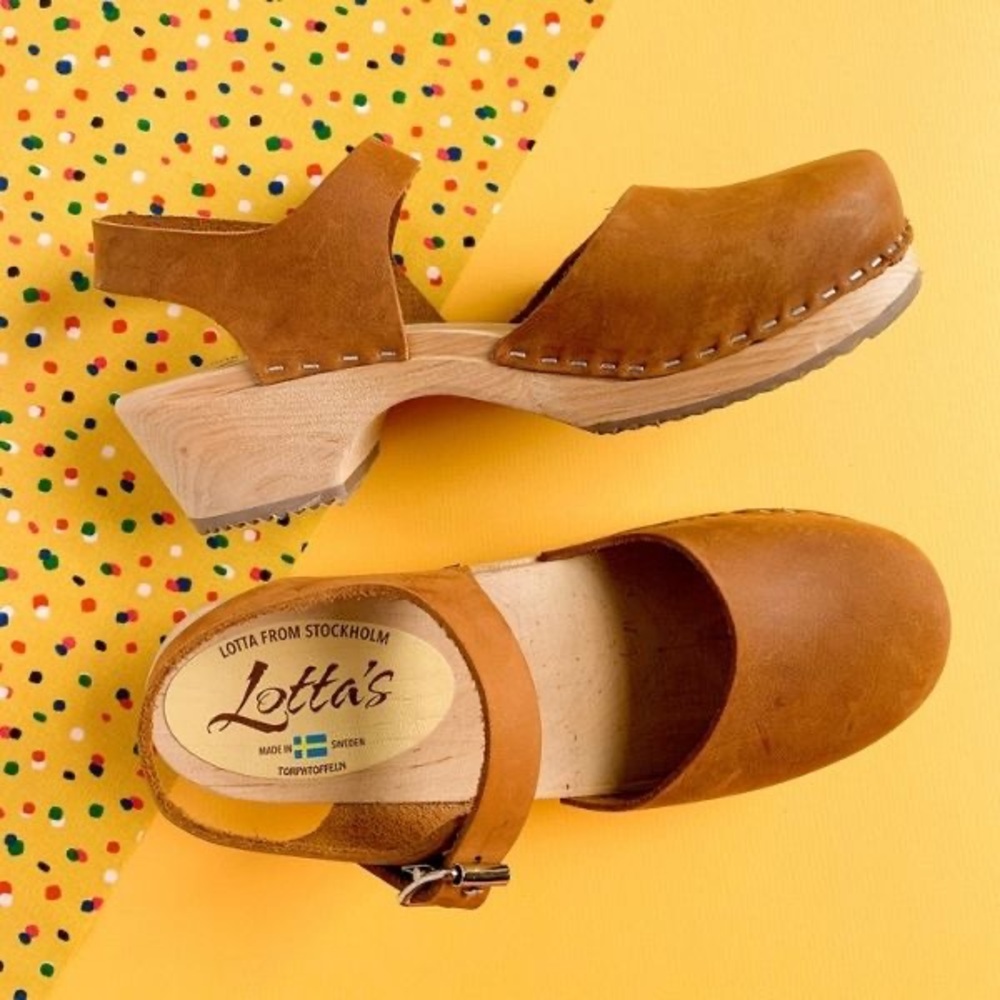 Lotta from Stockholm Low Wood Brown Clogs in Oiled Nubuck